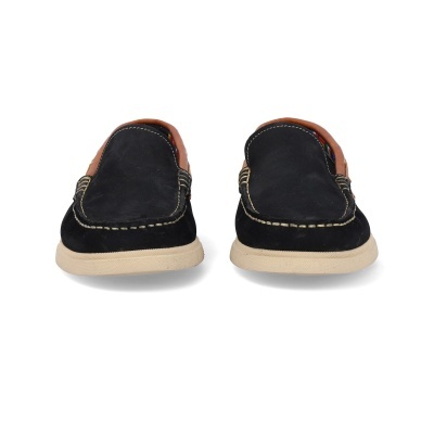 Mocassins pretos em camurça com sola branca