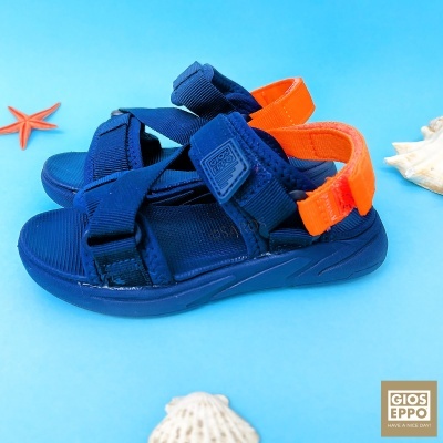 Sandálias desportivas azuis com detalhe laranja