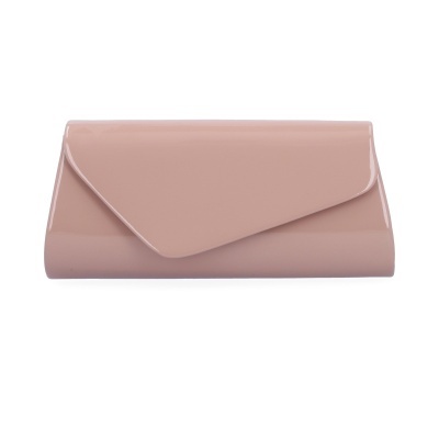 Carteira senhora rosa verniz tipo envelope com fecho triangular
