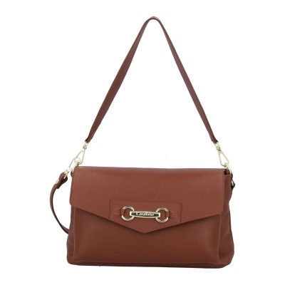 Mala de ombro castanha em pele com detalhe metálico dourado e logótipo Cavalinho
