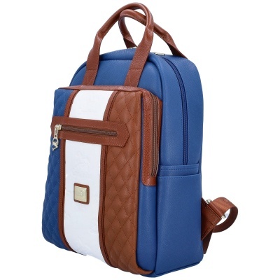 Mochila azul, castanha e branca com padrão matelassê e zíperes