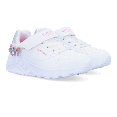Sapatilhas infantis brancas Skechers com fecho velcro e pulseira colorida