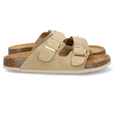 Sandálias mule bege com duas fivelas douradas e sola castanha.