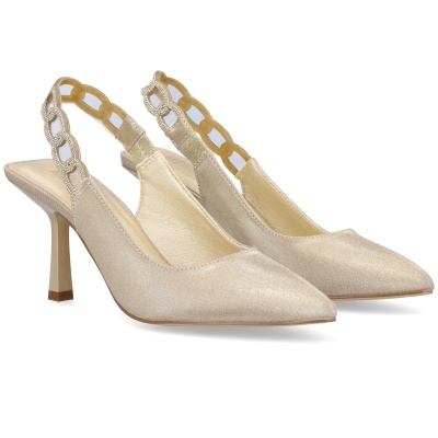 Sapatos de salto alto dourados com tiras traseiras decorativas