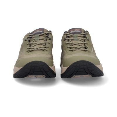 Par de sapatilhas Skechers impermeáveis verdes com sola preta e bege
