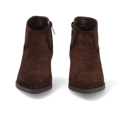 Botas castanho escuro em camurça com fecho lateral e sola castanha