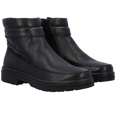 Par de botins masculinos pretos em couro com fecho lateral