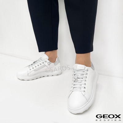 Ténis Geox brancos com atacadores prateados e fecho lateral