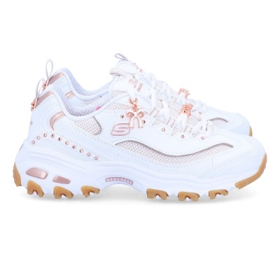 Ténis brancos com detalhes rosas e sola castanha da marca Skechers.