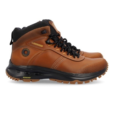Botas castanhas de cano alto com cadarços pretos e sola preta e castanha