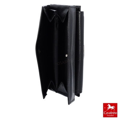 Carteira preta aberta com três compartimentos e fecho