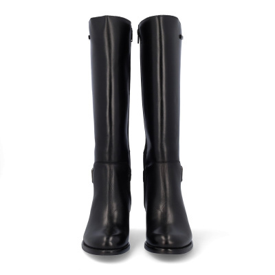 Botas altas pretas em couro liso com sola preta