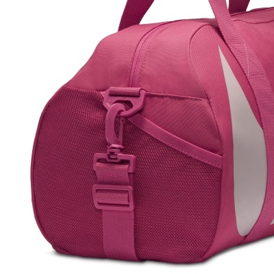 Mala de desporto rosa com tecido de malha numa extremidade e fecho com gancho