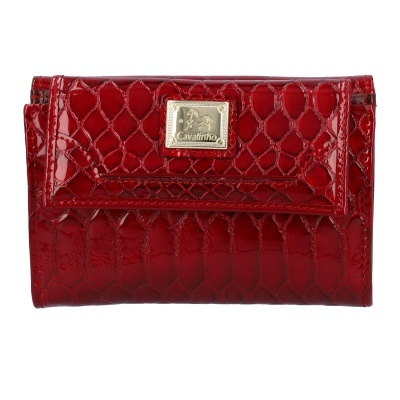 Carteira vermelha com textura de pele de crocodilo e placa Cavalinho dourada
