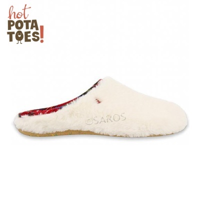 Pantufa branca de pelo com padrão xadrez no interior e texto hot POTATOES!