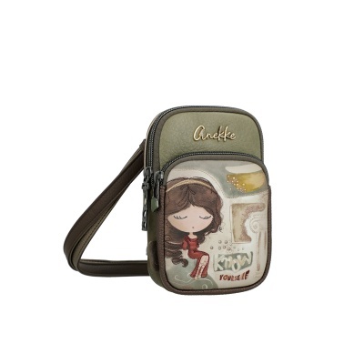 Bolsa pequena verde Anekke com ilustração de menina em vestido vermelho