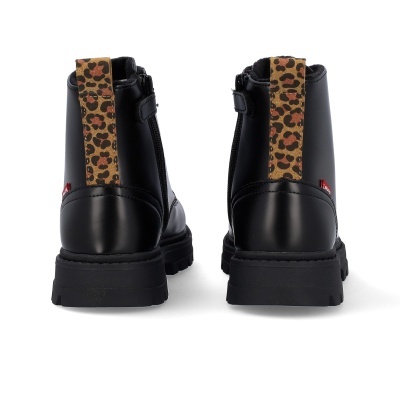 Botas pretas com padrão animal print castanho e preto no puxador traseiro