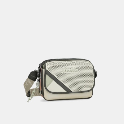 Mala pequena bege com padrão perfurado e alça de tecido