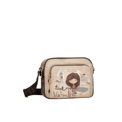 Mala de senhora bege com padrão animal print e ilustração de rapariga, bolso frontal e alça castanha.