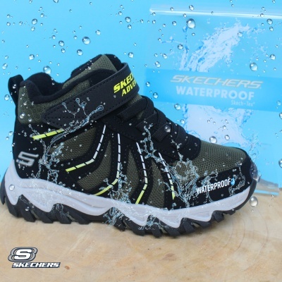 Ténis Skechers Adventure impermeável verde e preto com velcro e atacadores