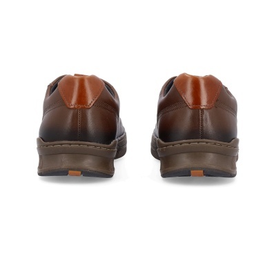 Sapatos castanhos de couro com detalhes laranja claro vistos de trás