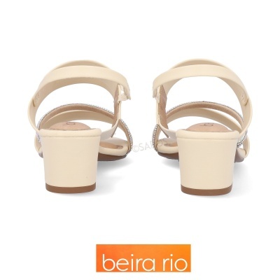 Sandálias de salto médio bege com tiras finas cruzadas e logótipo beira rio
