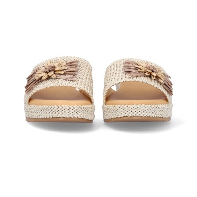 Chinelos sandálias femininas em tecido trançado bege com flor decorativa castanha e bege