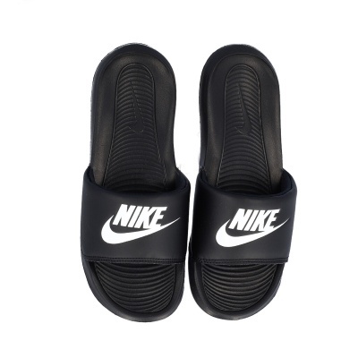 Chinelos pretos Nike com logótipo branco