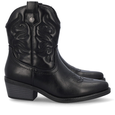 Botins masculinos pretos em couro sintético com bordados e salto quadrado.