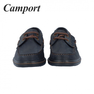 Sapatos boat shoes azuis escuros com atacadores castanhos e logo Camport