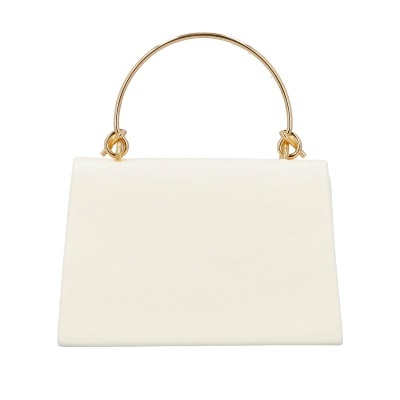 Mala de senhora branca com alça metálica dourada