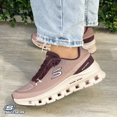 Ténis Skechers Glide-Step cor castanho e branco com sola robusta