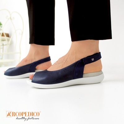 Sandálias azul-marinho Arcopedico de senhora com sola branca e design aberto para o calcanhar