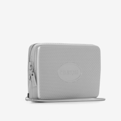 Mala pequena rígida cinzento prateado com padrão texturizado e fecho