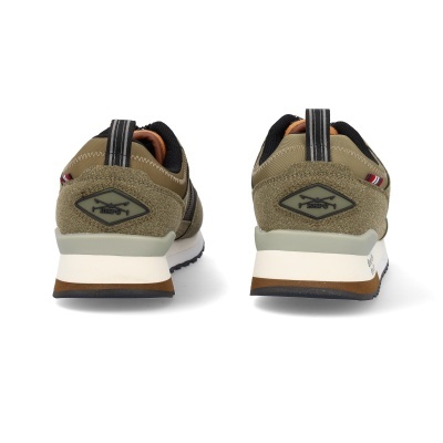 Sapatilhas desportivas verdes vista traseira com sola branca e detalhes castanhos