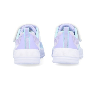 Tênis desportivos lilás e azul claro vistos de trás