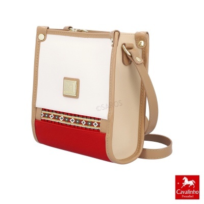 Mala feminina Cavalinho Penafiel em couro bege, branco e vermelho com padrão geométrico