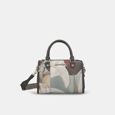 Mala tipo saco com alças e estampado abstrato em tons neutros com nome metálico