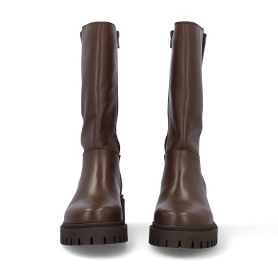 Botas altas castanhas com sola grossa preta