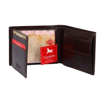 Carteira de pele castanha aberta com porta-moedas e porta-cartões