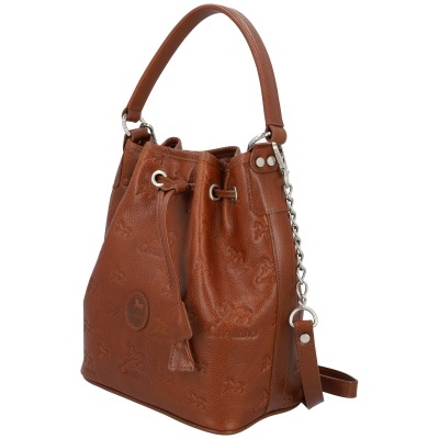 Mala tipo saco castanha em pele com alça de mão e alça com corrente prateada.