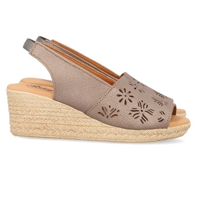 Sandália de cunha bege com padrões florais e sola de corda