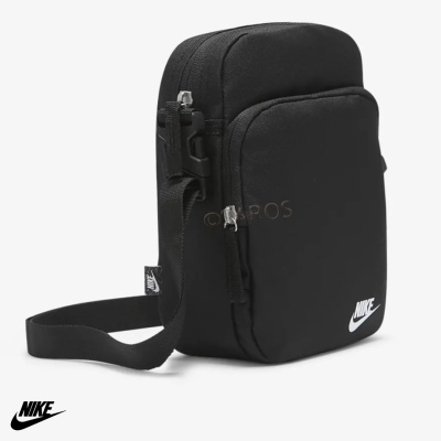 Bolsa preta Nike com dois compartimentos e alça ajustável