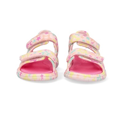 Sandálias infantis rosas com estampado de estrelas coloridas e fechos de velcro.