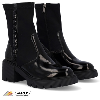 Botins pretos femininos com detalhes em materiais brilhantes e pedras pretas, marca SAROS Sapataria.