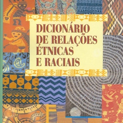 Capa de livro colorida com padrões étnicos e texto Dicionário de Relações Étnicas e Raciais.