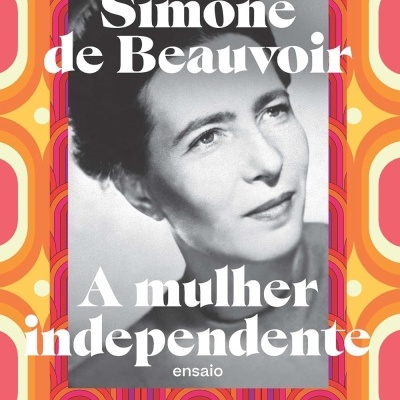 Capa de livro A mulher independente de Simone de Beauvoir com padrão geométrico laranja e foto a preto e branco