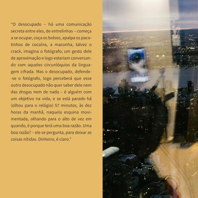Capa de livro com texto em português e reflexão de cidade à noite numa janela