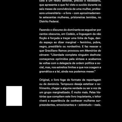 Texto em português sobre experiências de mulheres em prisão com fundo preto e texto branco