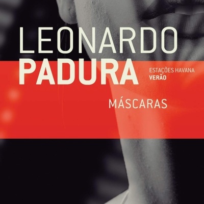 Capa de livro com rosto em preto e branco e texto em branco e vermelho
